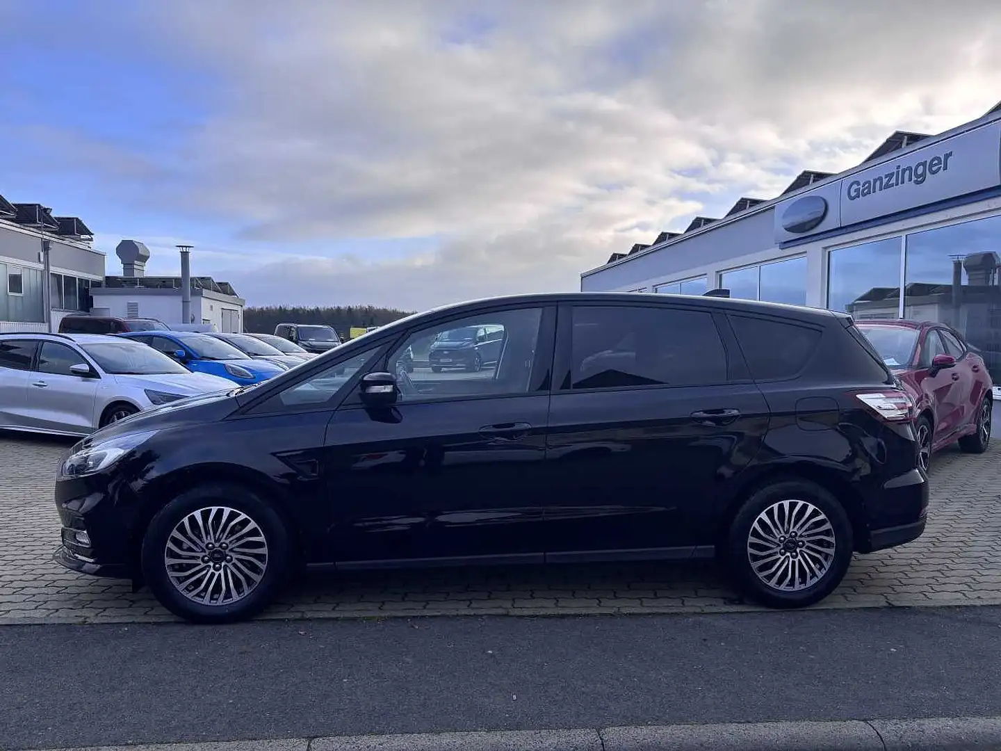 Ford S-Max Hybrid Edition Automatik 7-SITZER, 1.HAND+GARANTIE Schwarz - 2