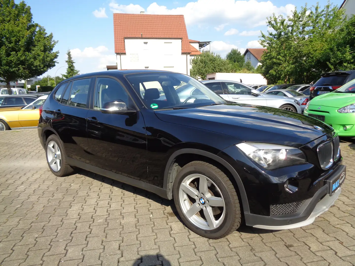 BMW X1 sDrive18i Aut. Schwarz - 2