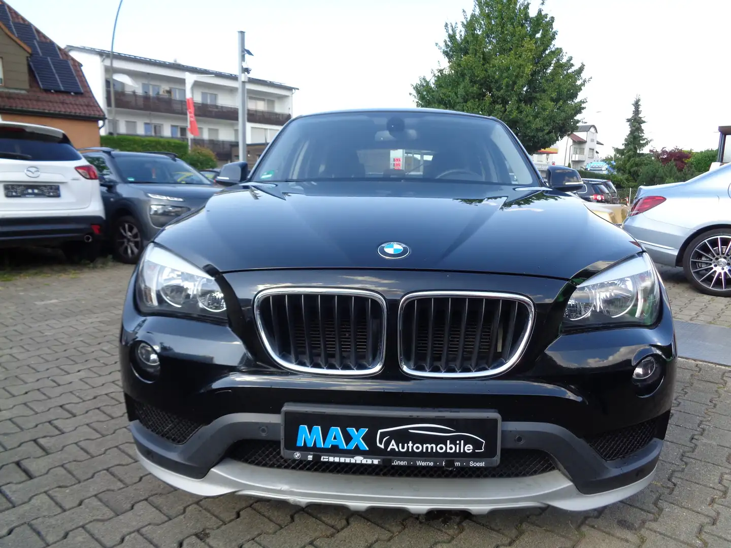 BMW X1 sDrive18i Aut. Schwarz - 1