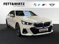 BMW 550 e xDrive M Sport|AHK|B&W|Autobahnass.|Head-Up Weiß - thumbnail 1