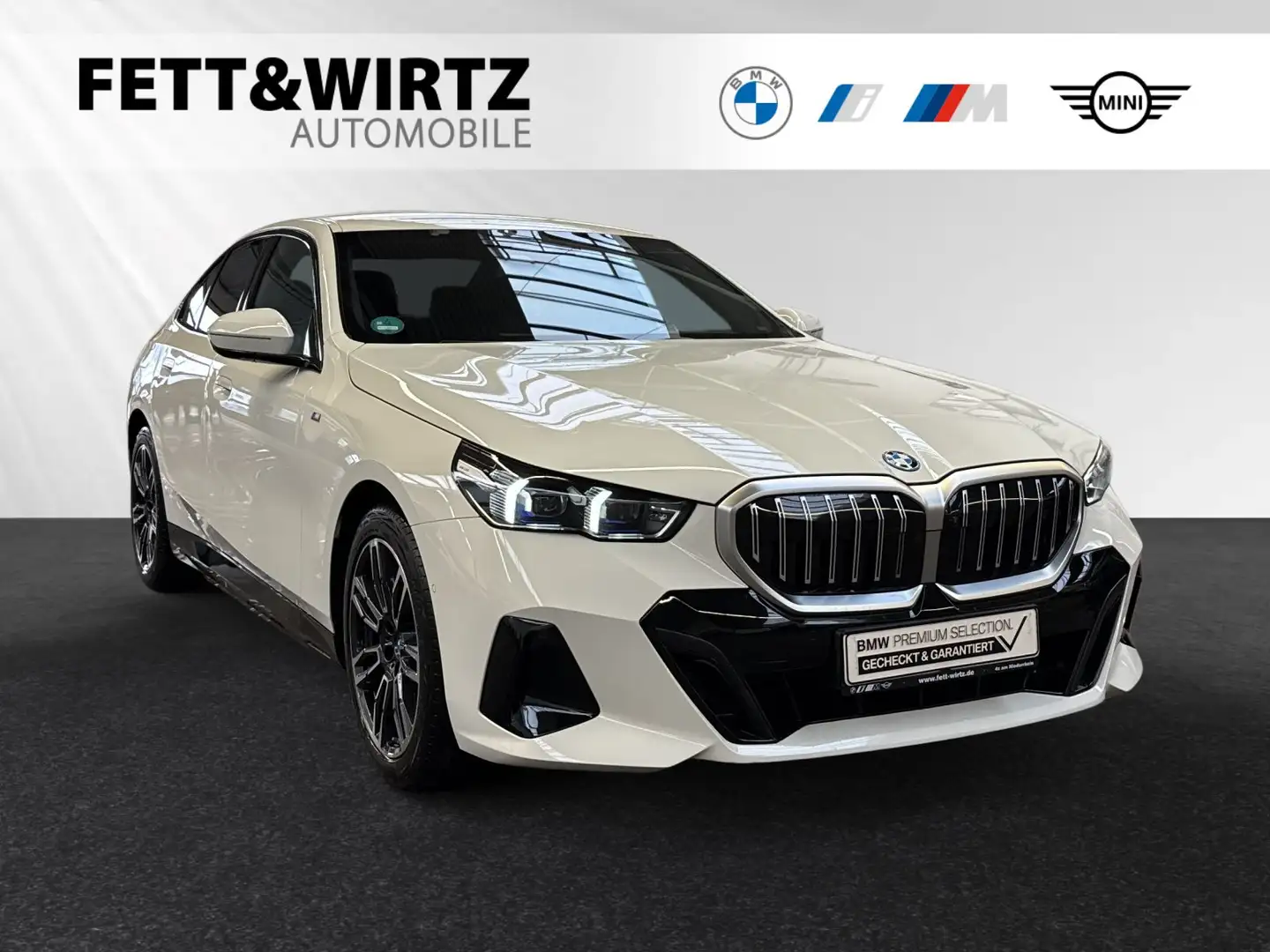 BMW 550 e xDrive M Sport|AHK|B&W|Autobahnass.|Head-Up Weiß - 1