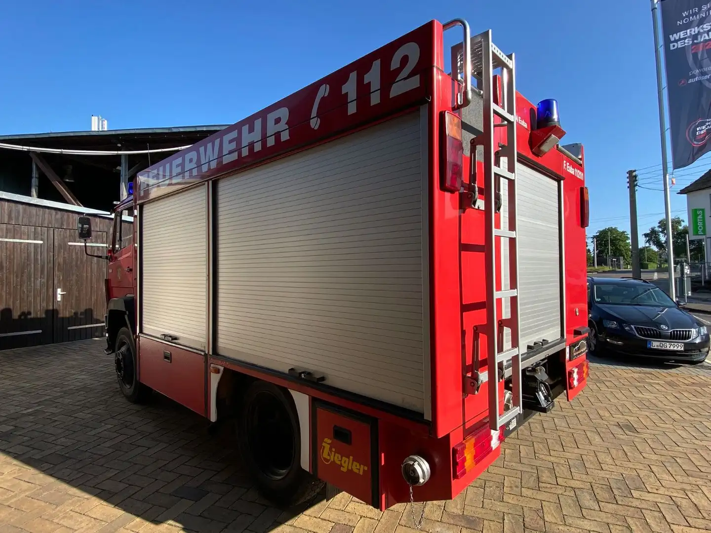 Mercedes-Benz 917 AF TLF 16/24 4x4 Feuerwehr Standhzg 3 Sitzer Rot - 2