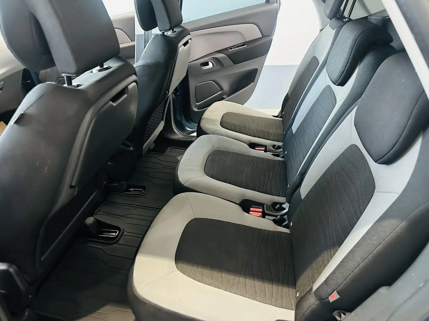 Citroen C4 Picasso e-HDi 115 ETG6 Intensive - 2