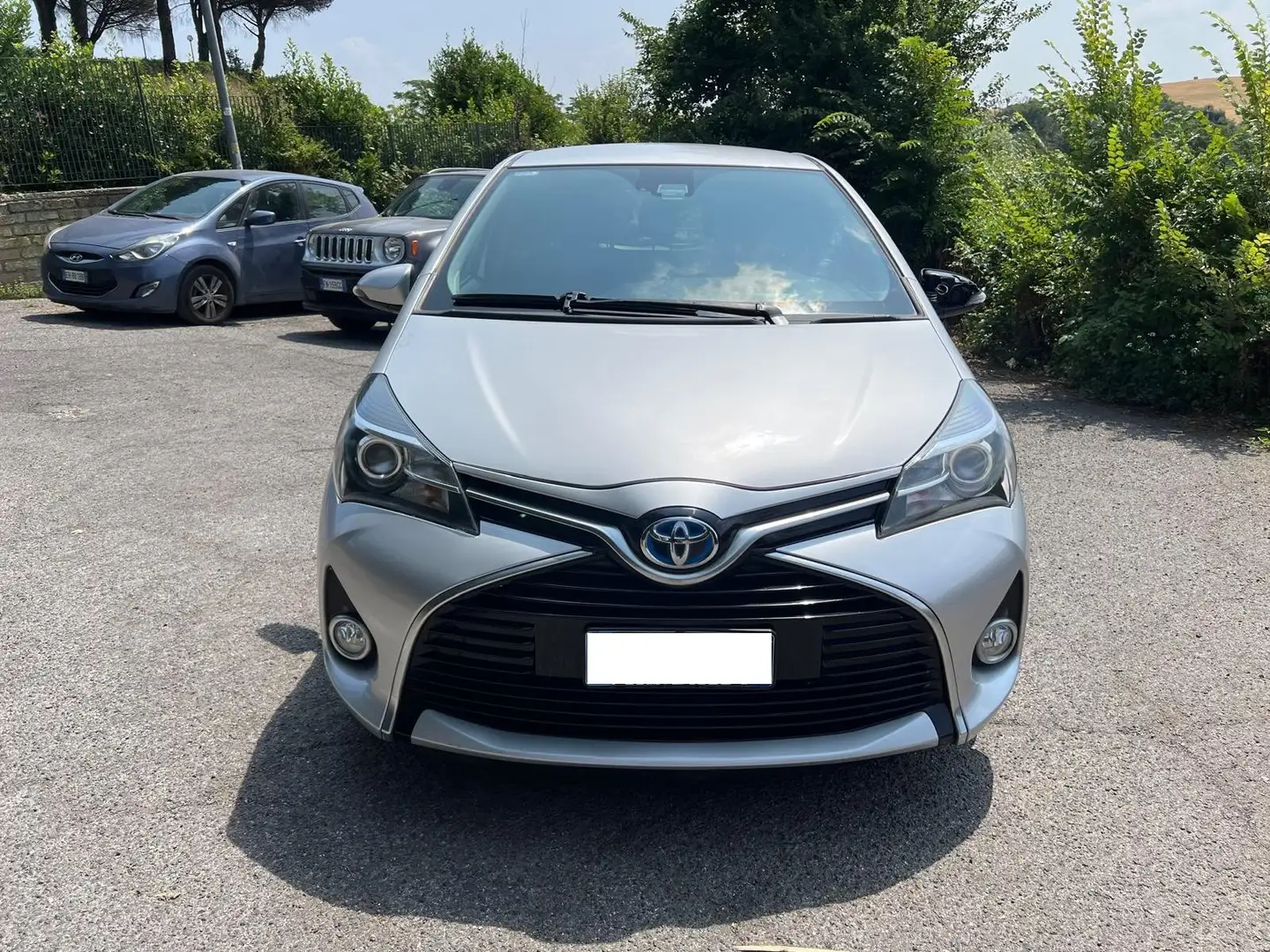 Toyota Yaris Yaris 5p 1.5h Active my16 Cerchi Cam. KM 123000!! Plateado - 2