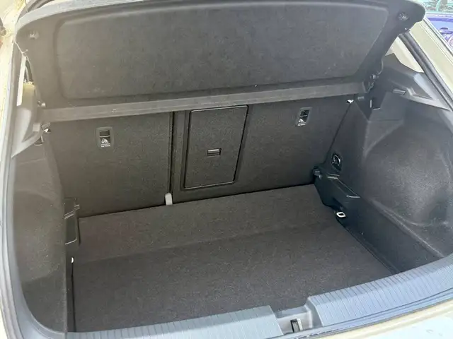 Volkswagen T-Roc view 28