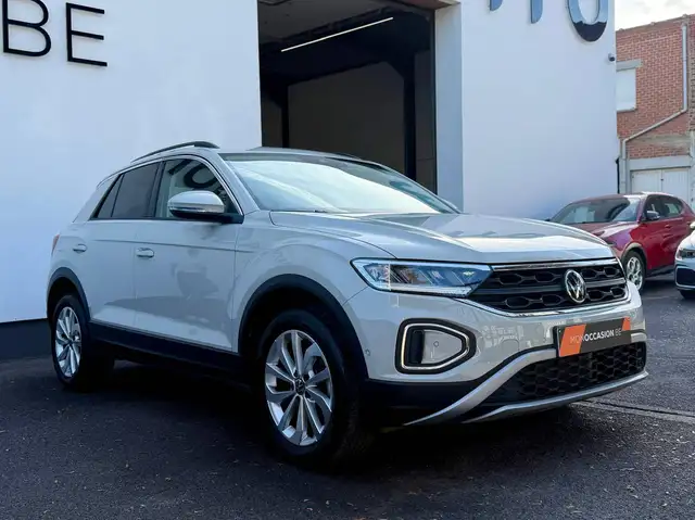 Volkswagen T-Roc view 14