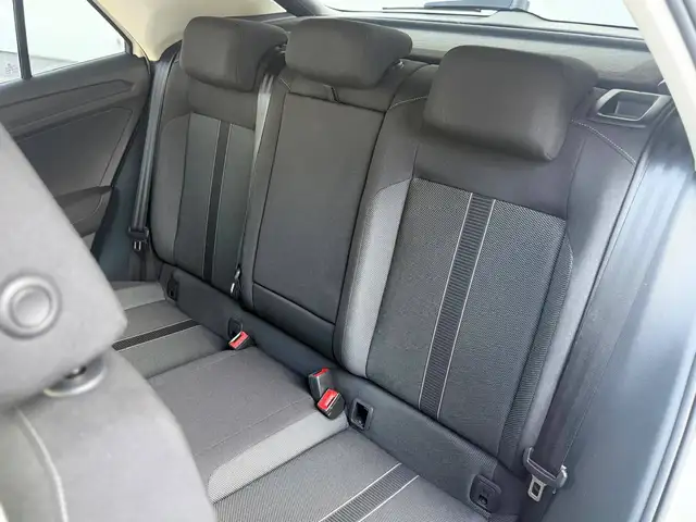 Volkswagen T-Roc view 13