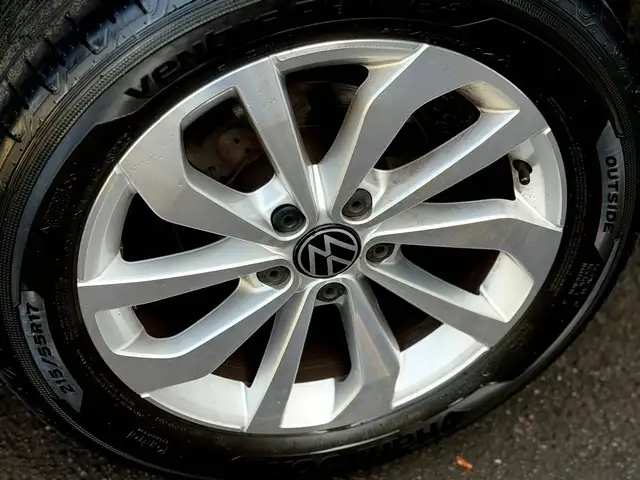 Volkswagen T-Roc view 19