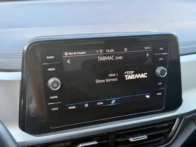 Volkswagen T-Roc view 22