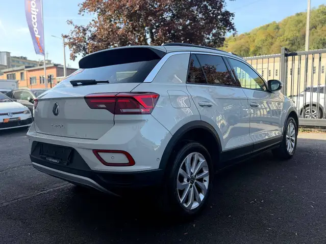 Volkswagen T-Roc view 16