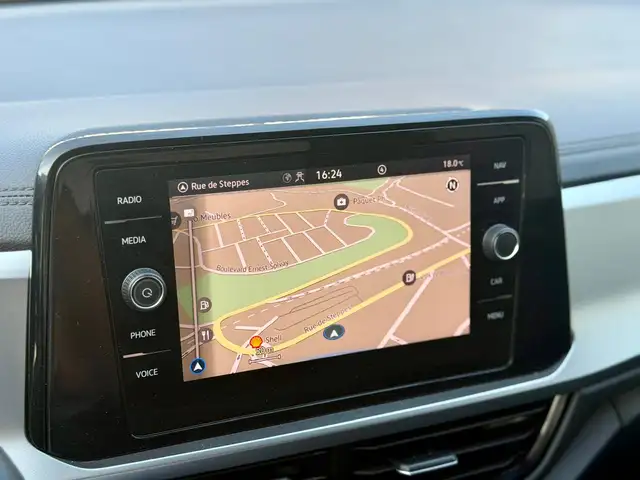 Volkswagen T-Roc view 23