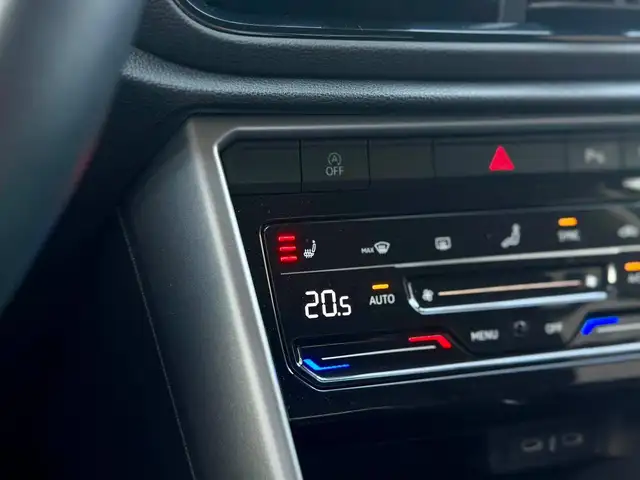 Volkswagen T-Roc view 21