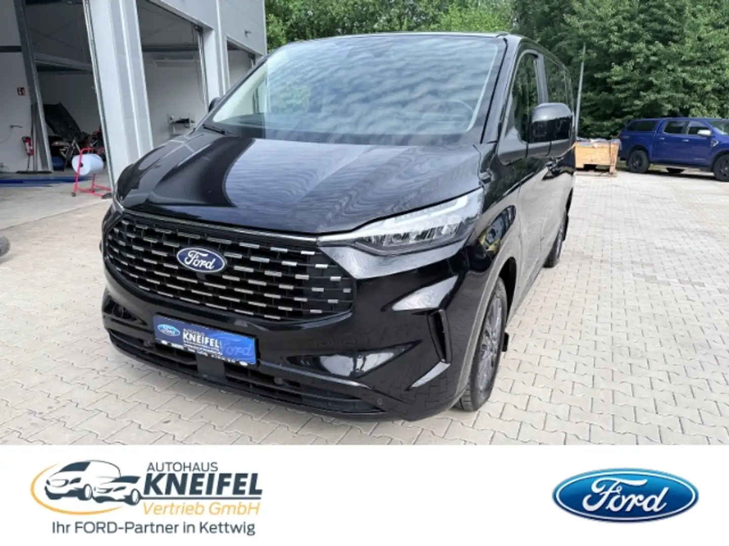 FORD Tourneo