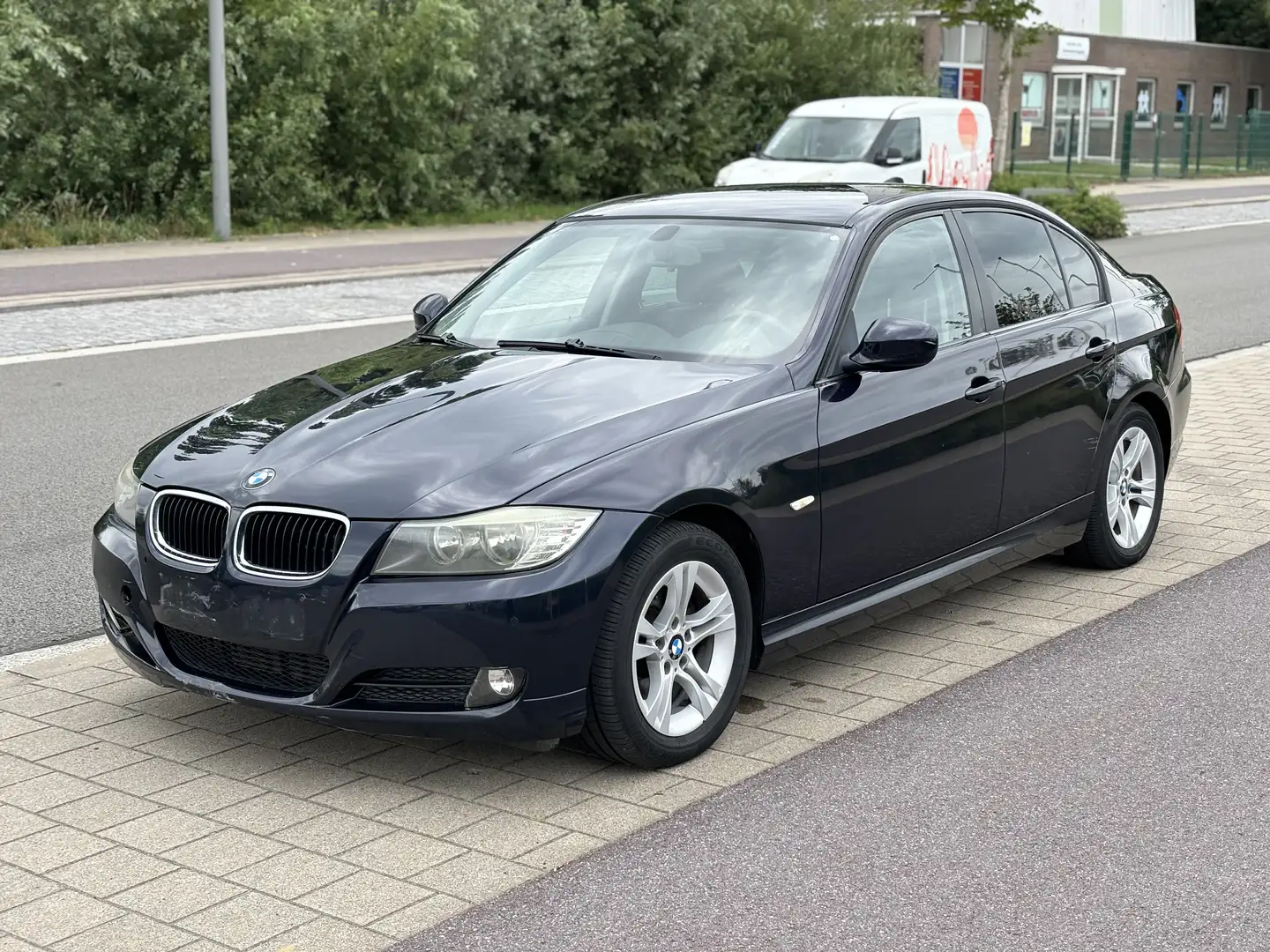 BMW 320 320d xDrive DPF Touring Aut. - 1