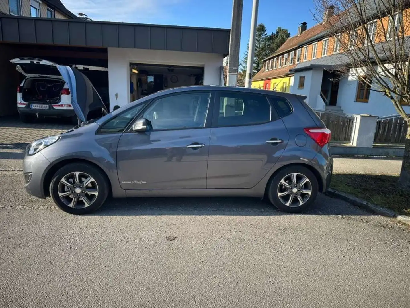 Hyundai iX20 iX20 1,4 CVVT GO! GO! Grau - 2