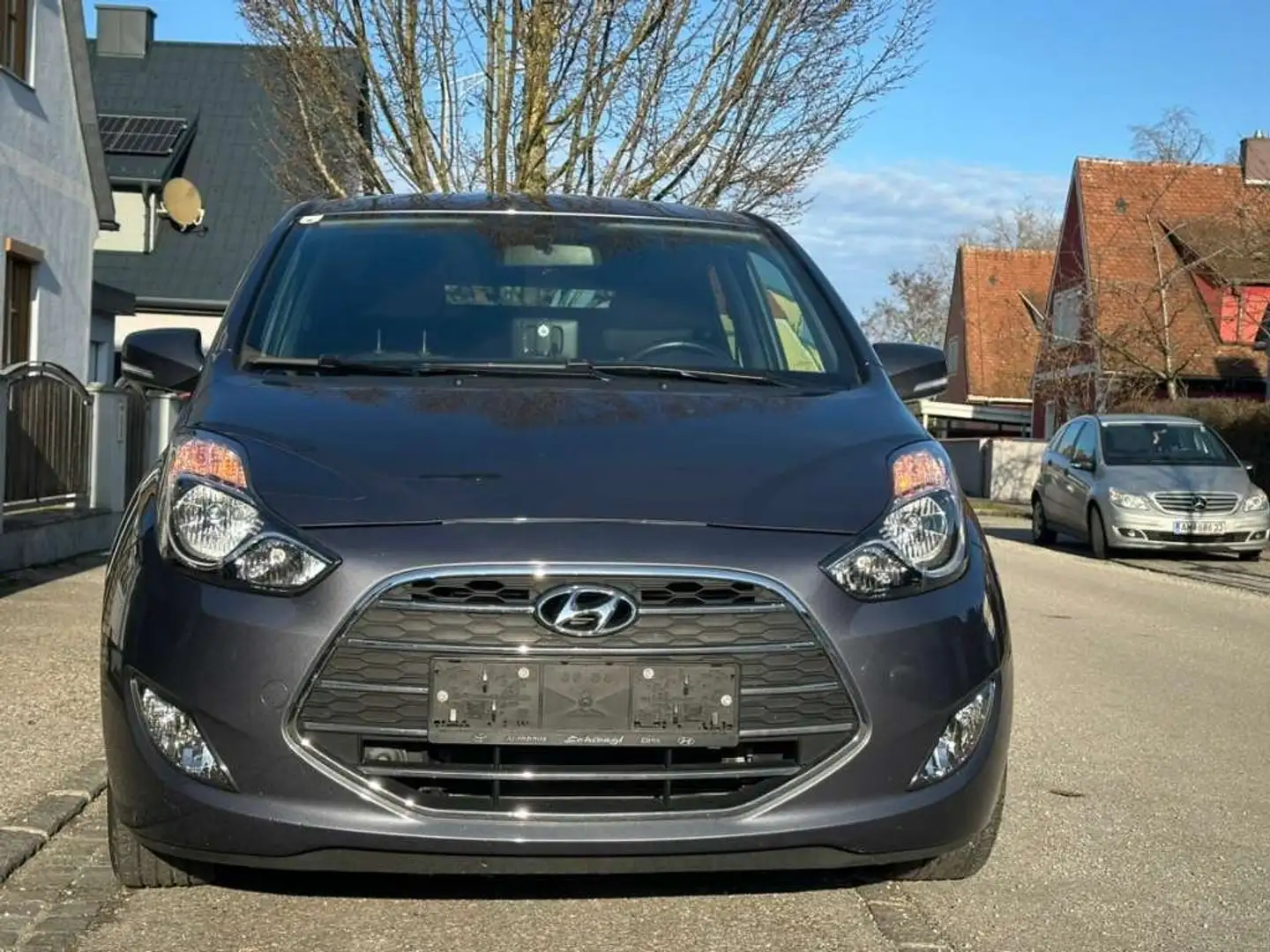 Hyundai iX20 iX20 1,4 CVVT GO! GO! Grau - 1