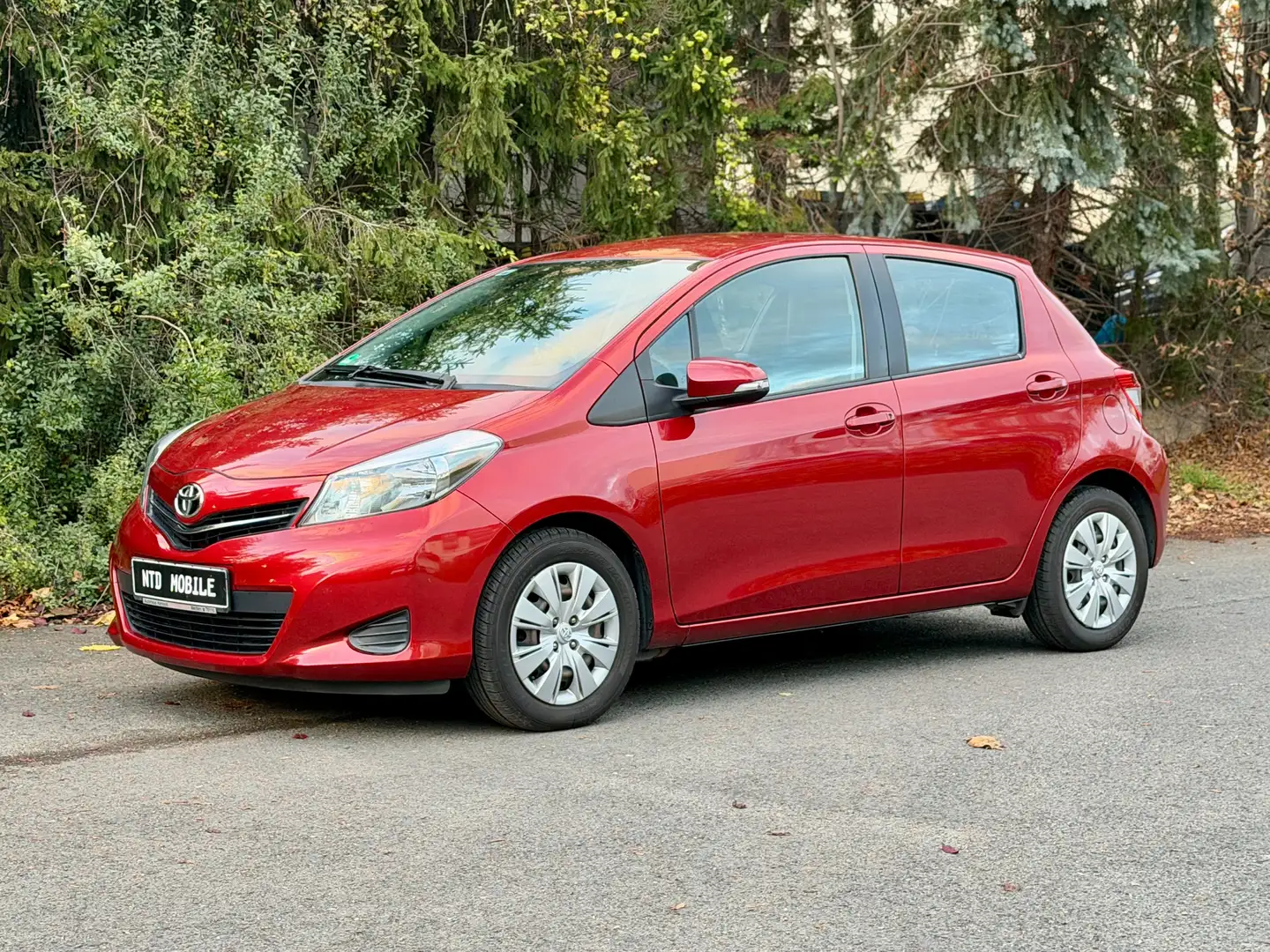 Toyota Yaris Life Rouge - 1