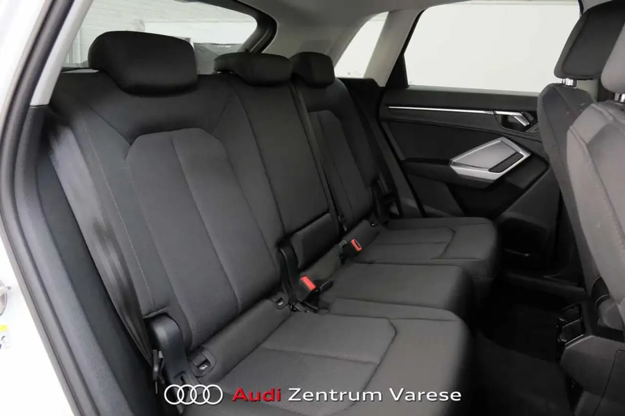 Audi Q3 35 2.0 tdi Business Advanced s-tronic 12