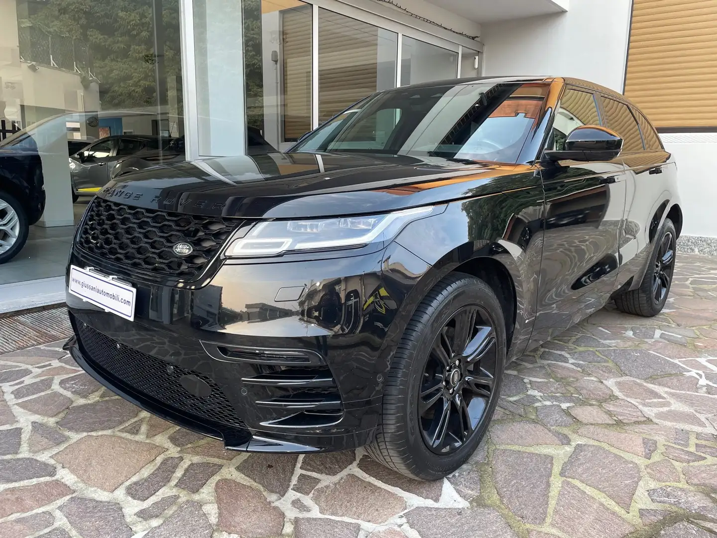 Land Rover Range Rover Velar 2.0d i4 mhev R-Dynamic SE 4wd 204cv auto STUPENDA Nero - 1