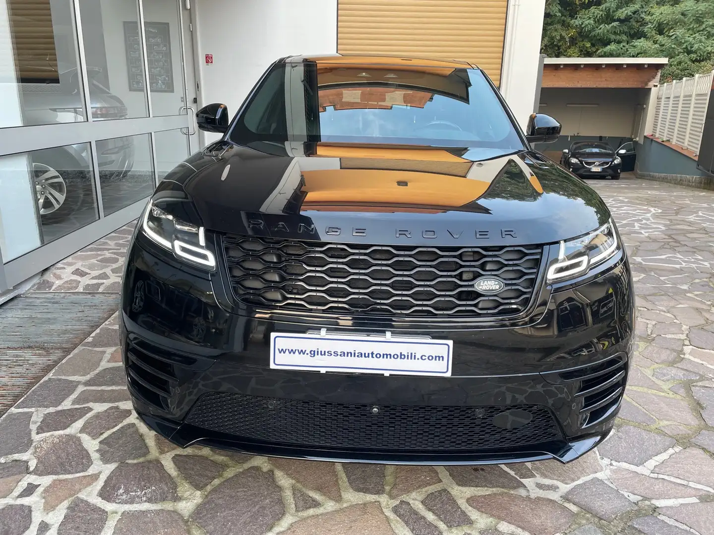 Land Rover Range Rover Velar 2.0d i4 mhev R-Dynamic SE 4wd 204cv auto STUPENDA Nero - 2