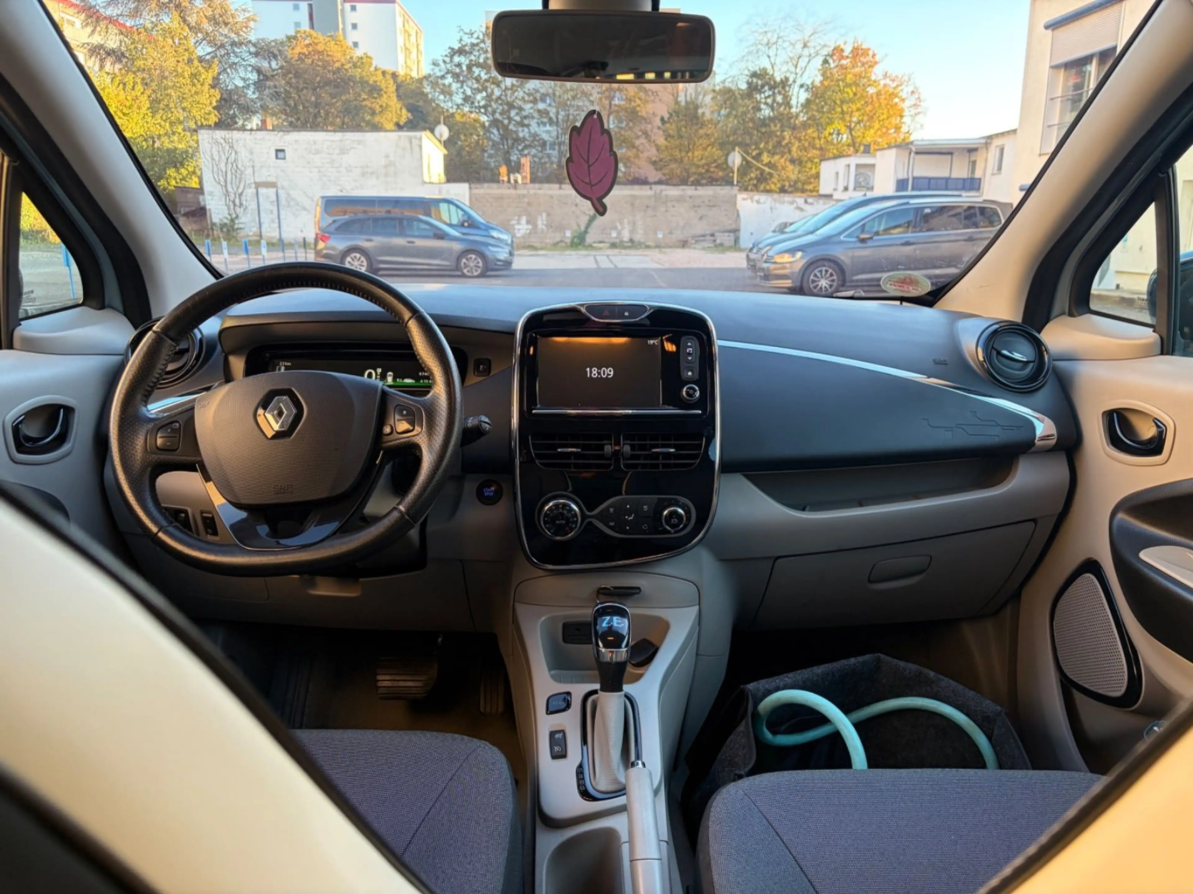 Renault ZOE Zoe Intens 4türig Batterie gekauft — photo 9