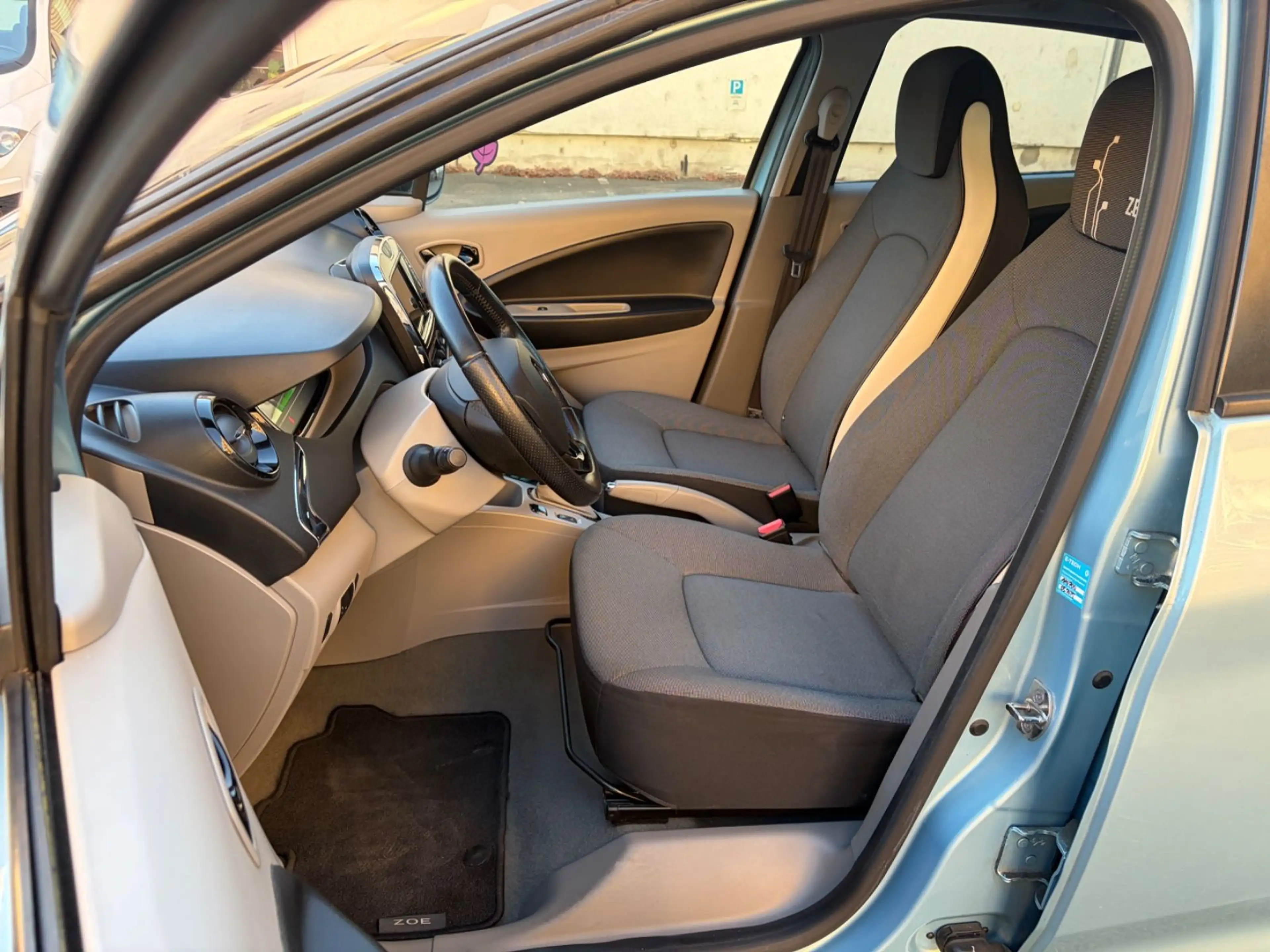 Renault ZOE Zoe Intens 4türig Batterie gekauft — photo 11