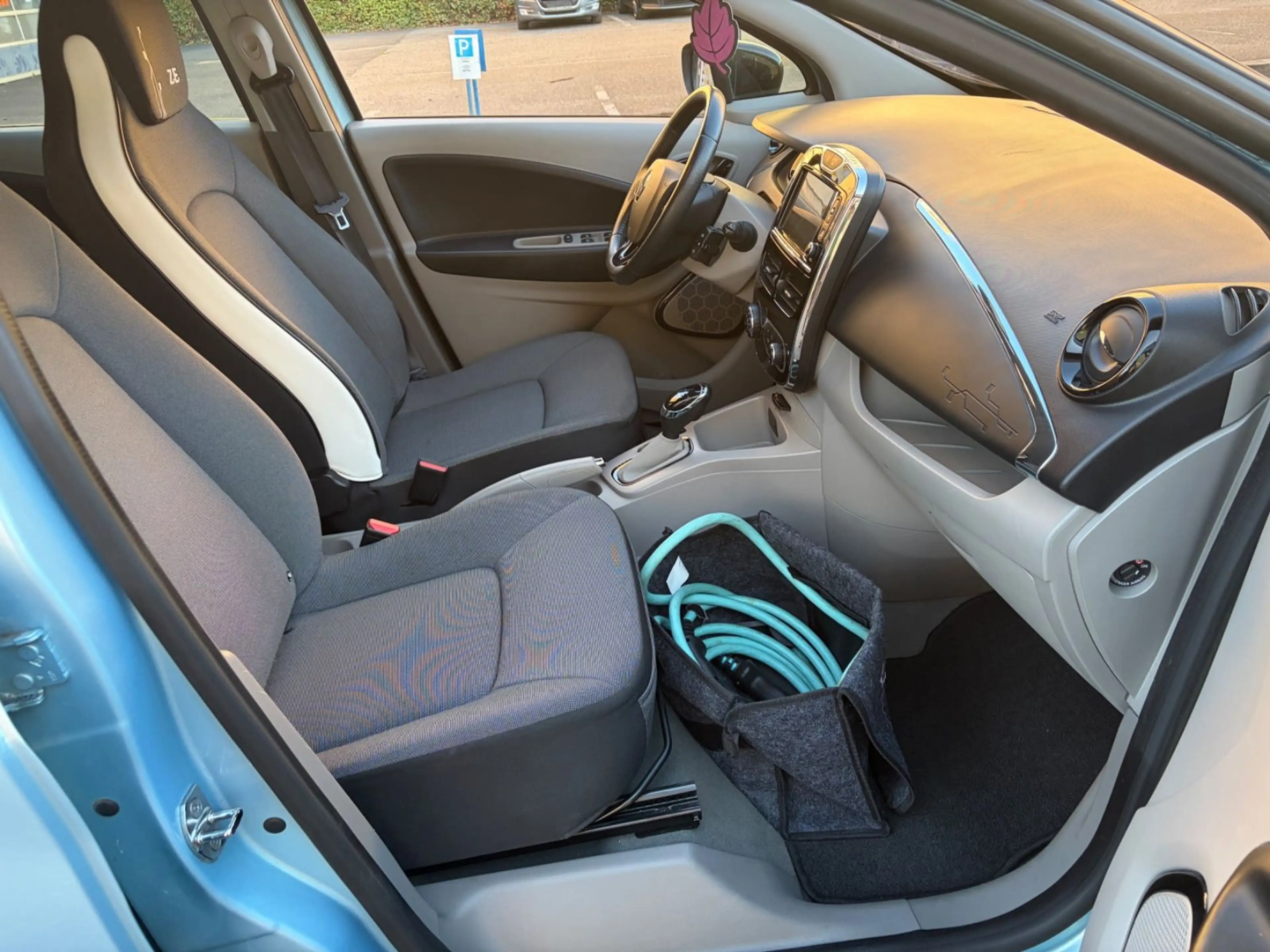 Renault ZOE Zoe Intens 4türig Batterie gekauft — photo 13