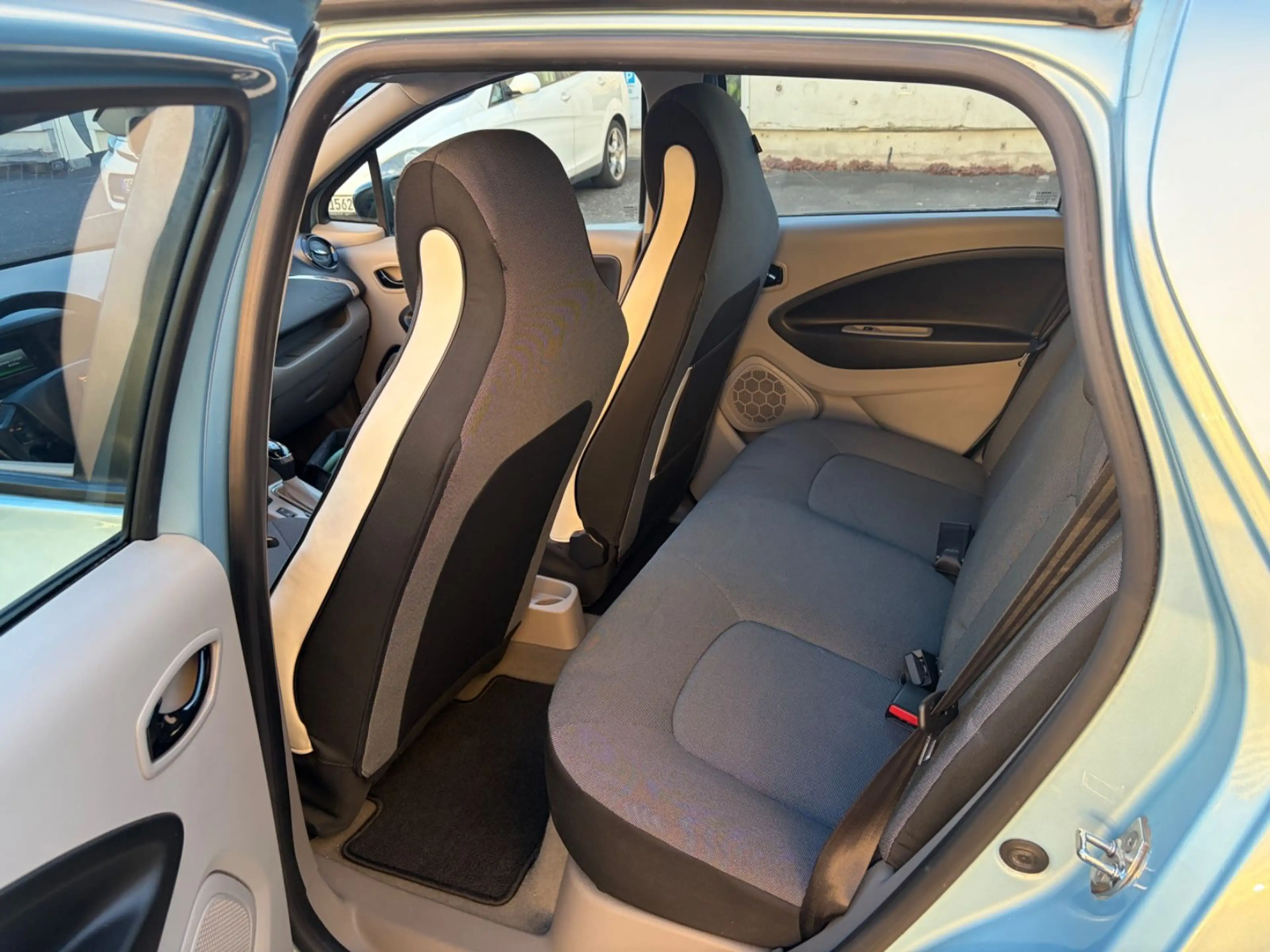 Renault ZOE Zoe Intens 4türig Batterie gekauft — photo 14