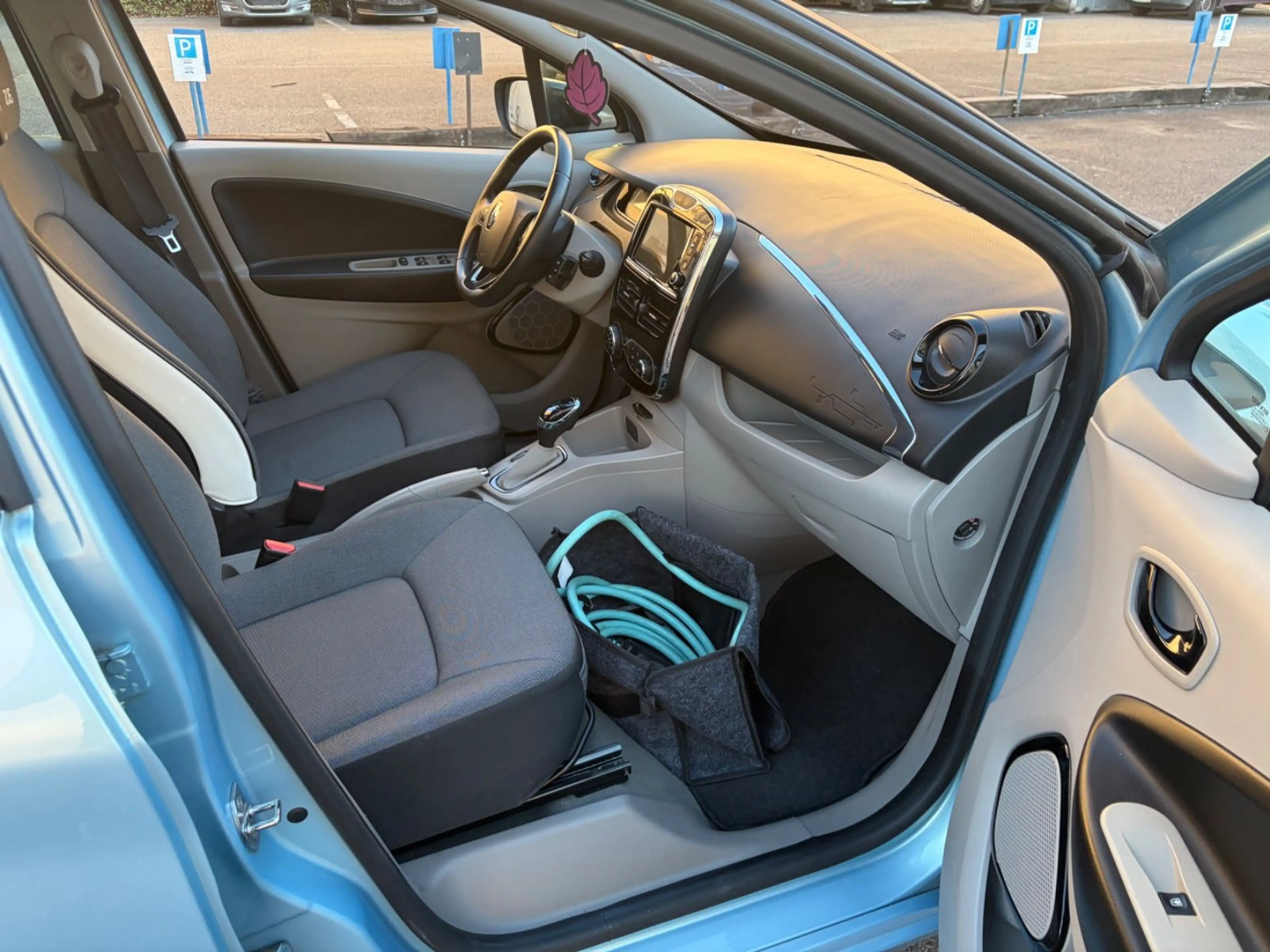 Renault ZOE Zoe Intens 4türig Batterie gekauft — photo 12