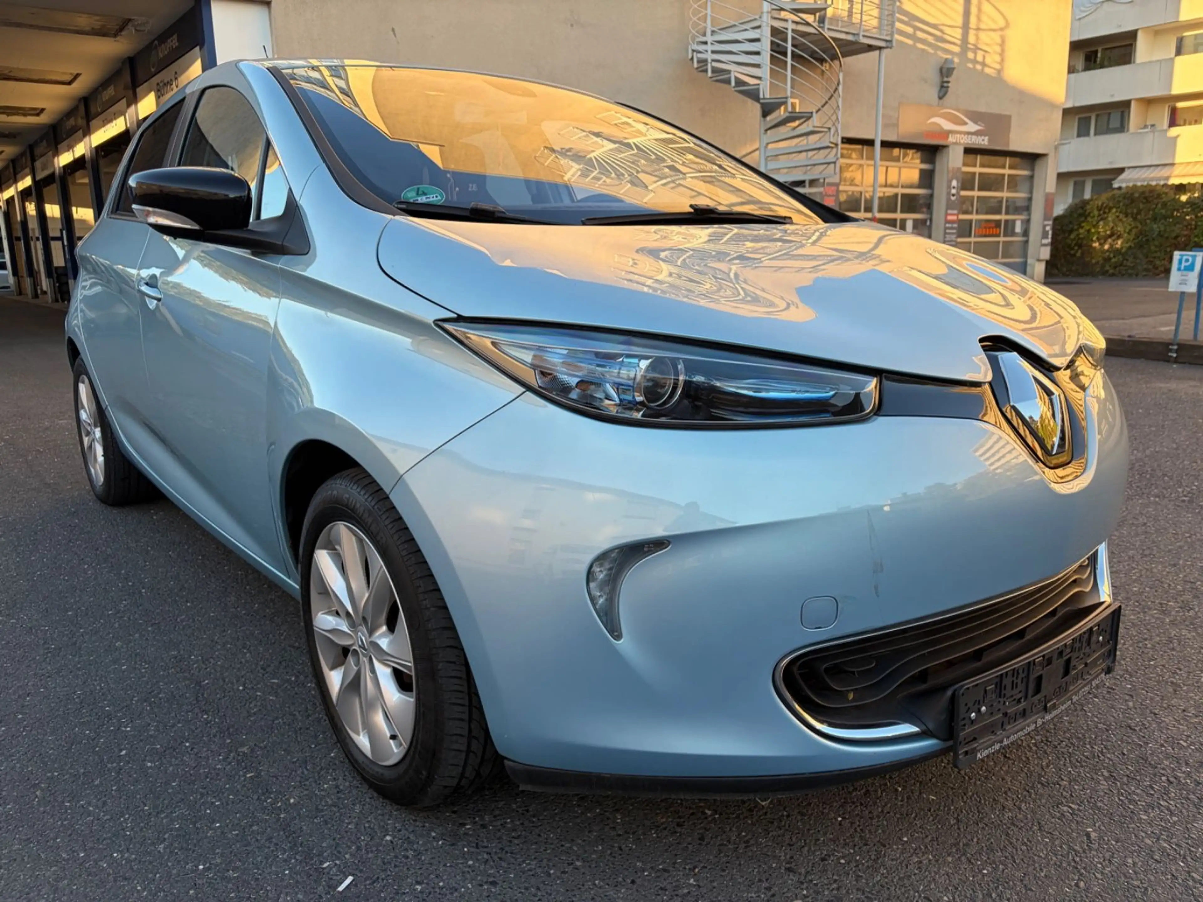 Renault ZOE Zoe Intens 4türig Batterie gekauft — photo 3