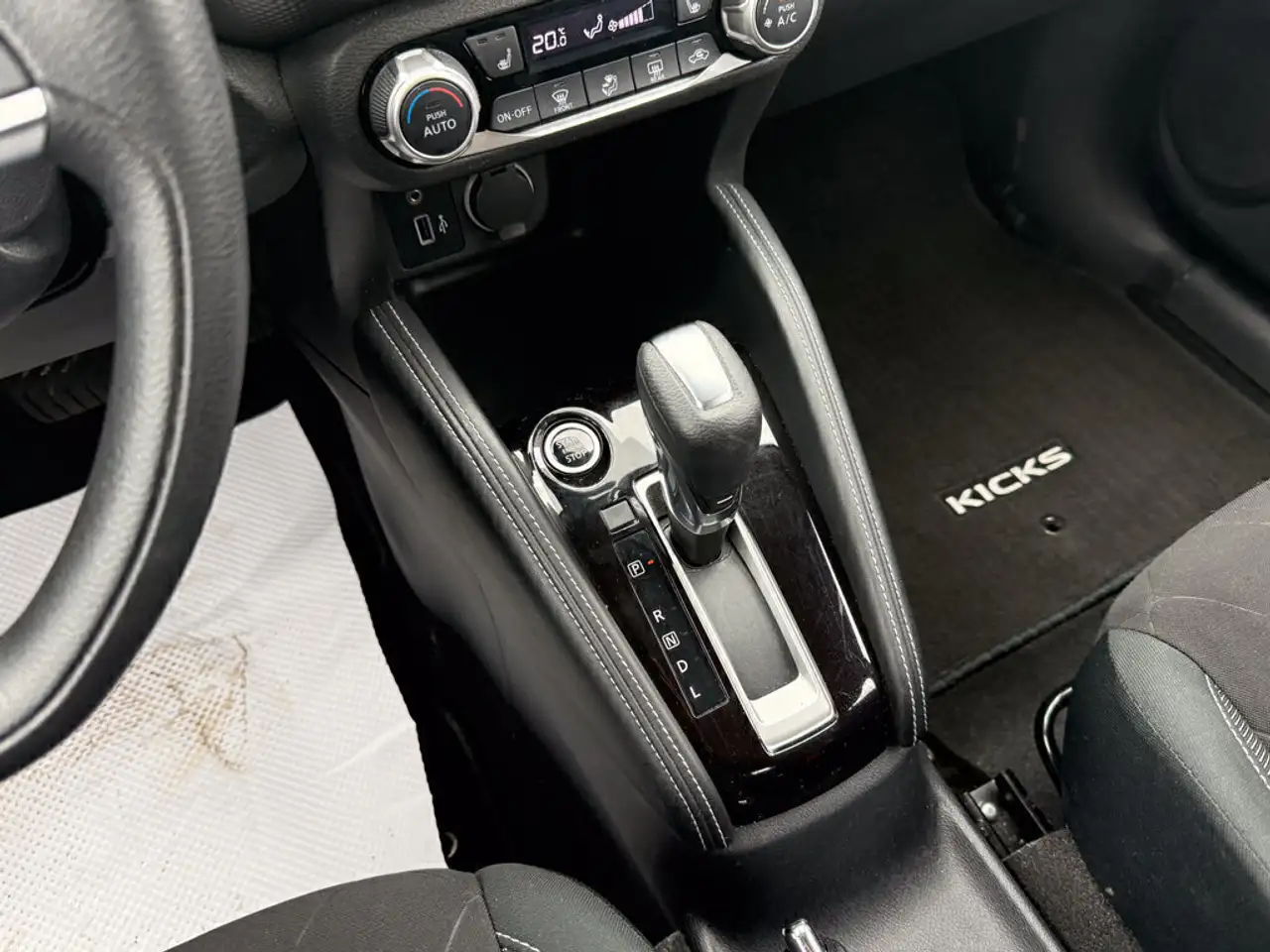 Nissan Kicks photo Nissan Kicks