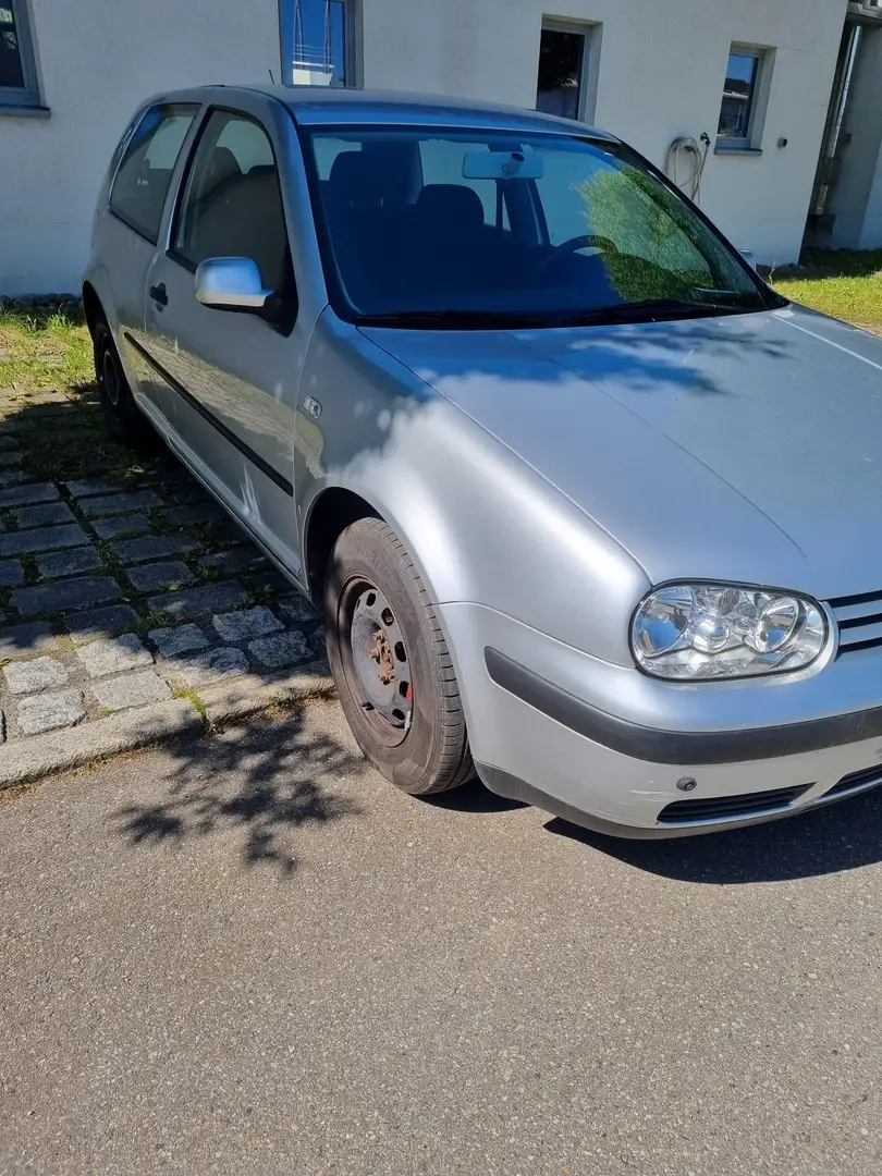 Volkswagen Golf 1.6 Plateado - 2