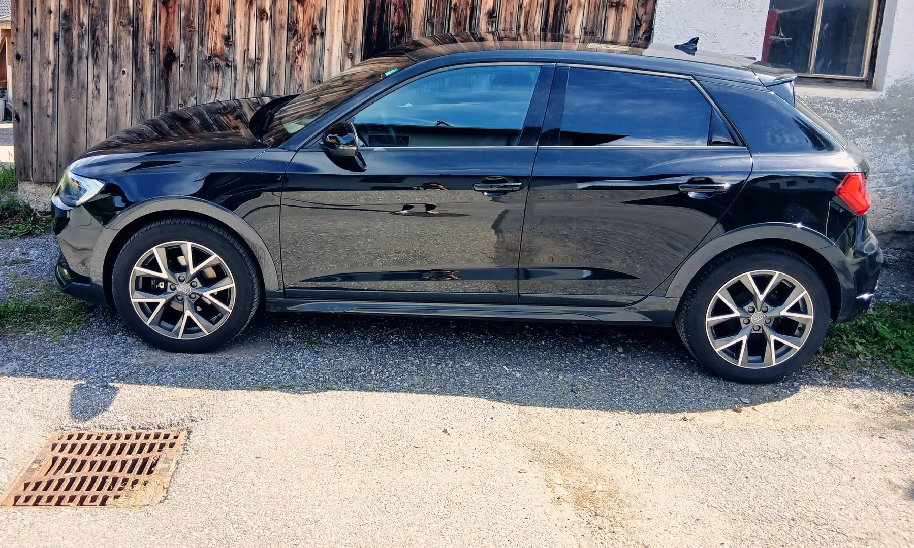 Audi A1 A1 SB 25 TFSI Intense Citycarver Schwarz - 1