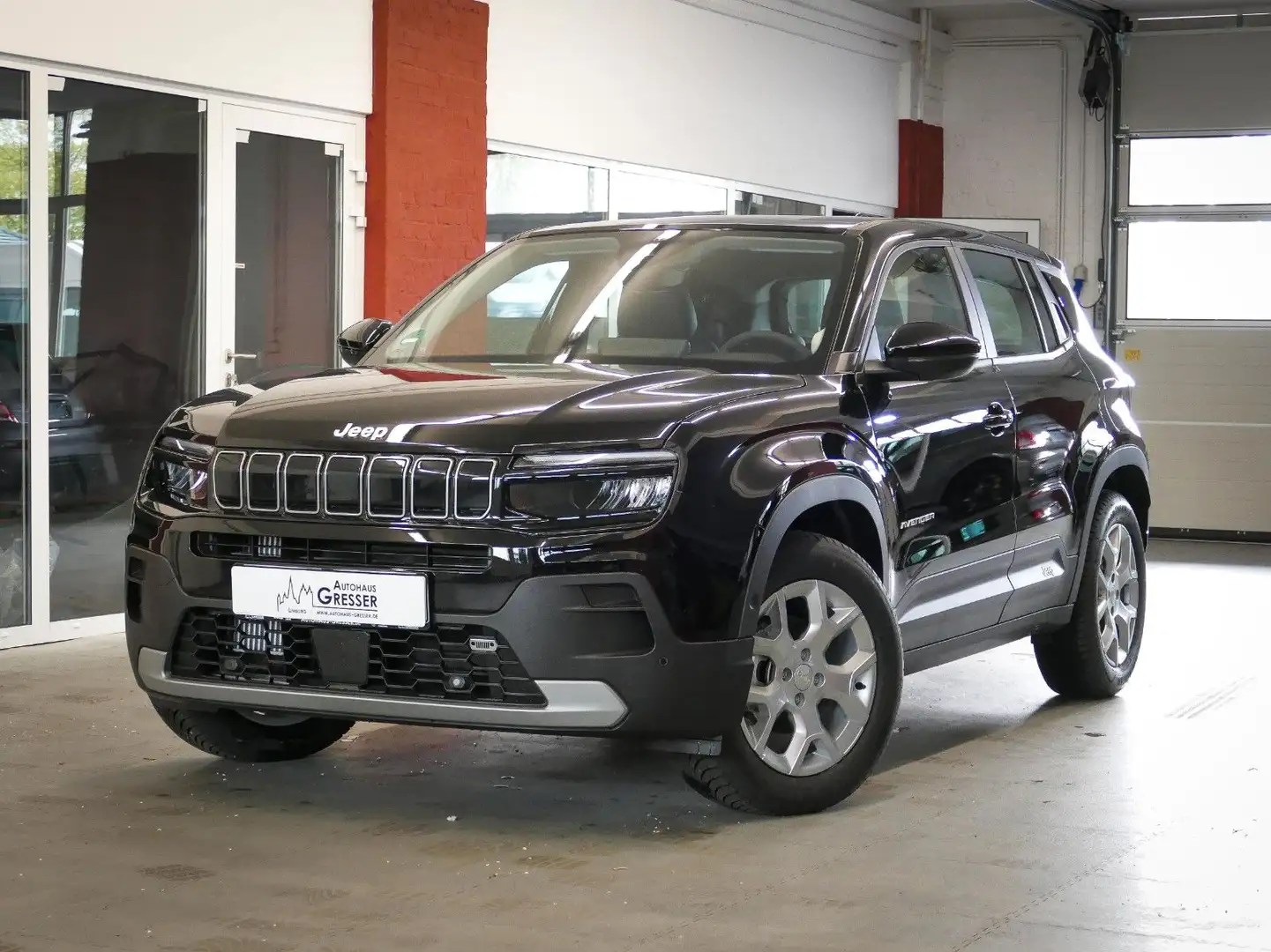 Jeep Avenger Altitude Zwart - 1