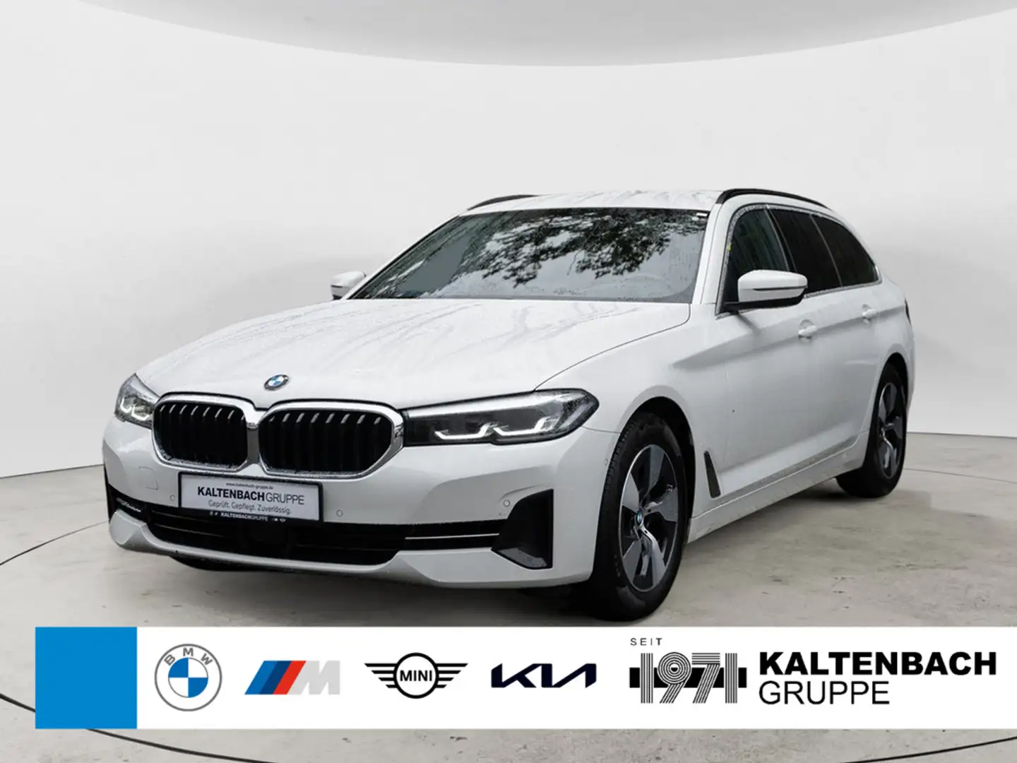 BMW 520 d Touring xDrive FACEL. AHK HUD LED ACC Blanc - 1
