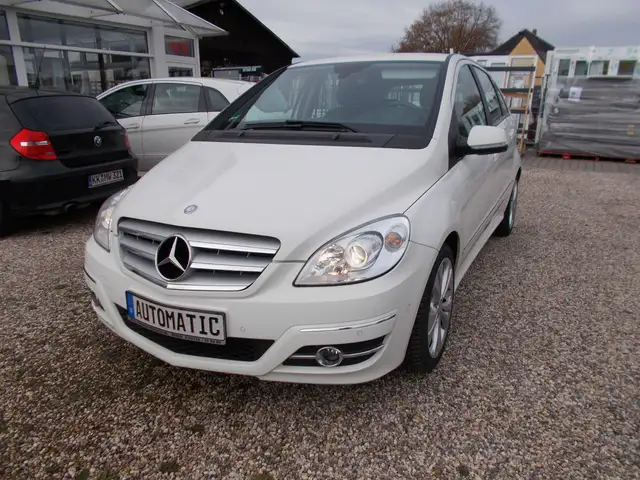 Mercedes-Benz B 180 autom.  Alu mit neuen Allwetterreifen