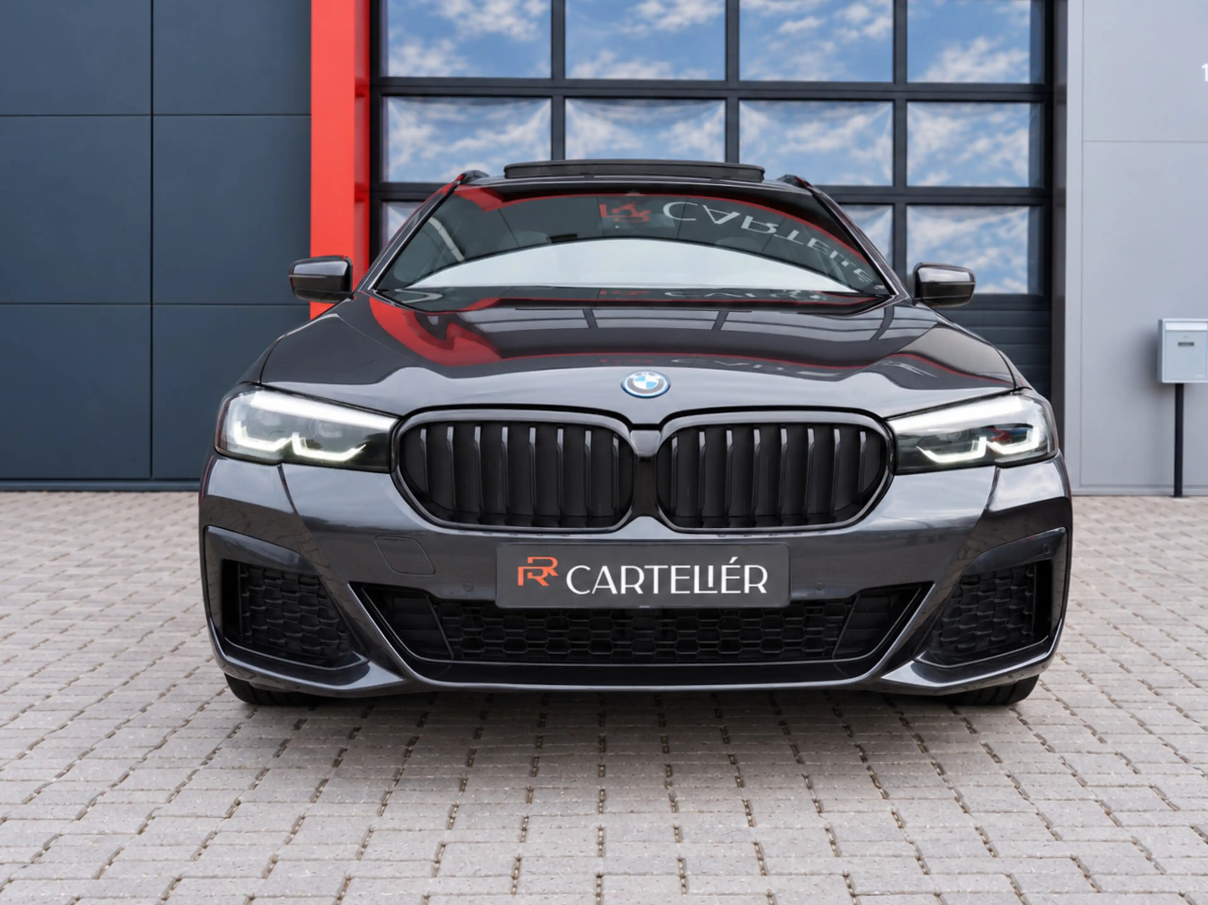 BMW 530 5-serie Touring 530e xDrive M-Sport | Pano | LED | — photo 9