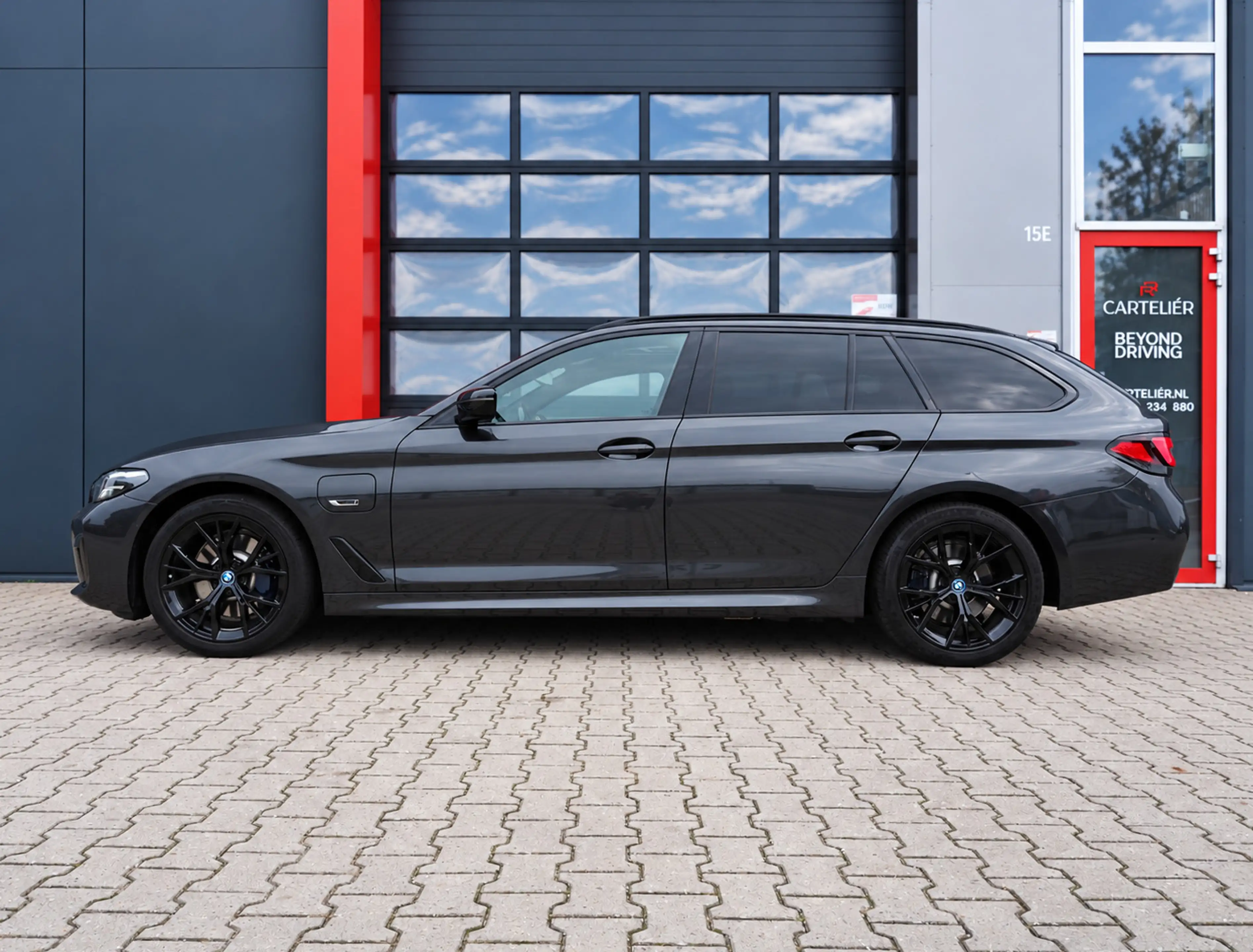 BMW 530 5-serie Touring 530e xDrive M-Sport | Pano | LED | — photo 13