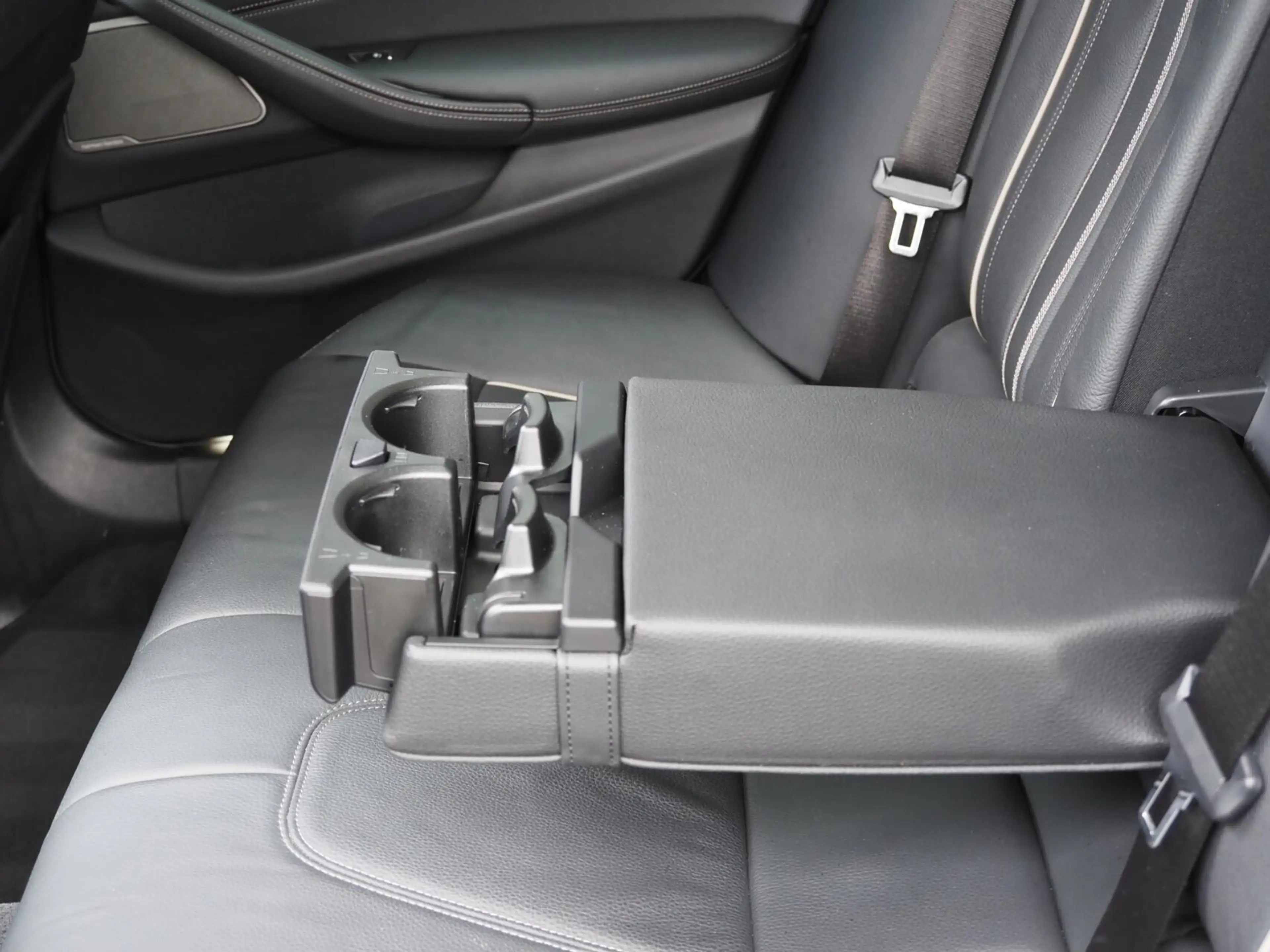 BMW 530 5-serie Touring 530e xDrive M-Sport | Pano | LED | — photo 28