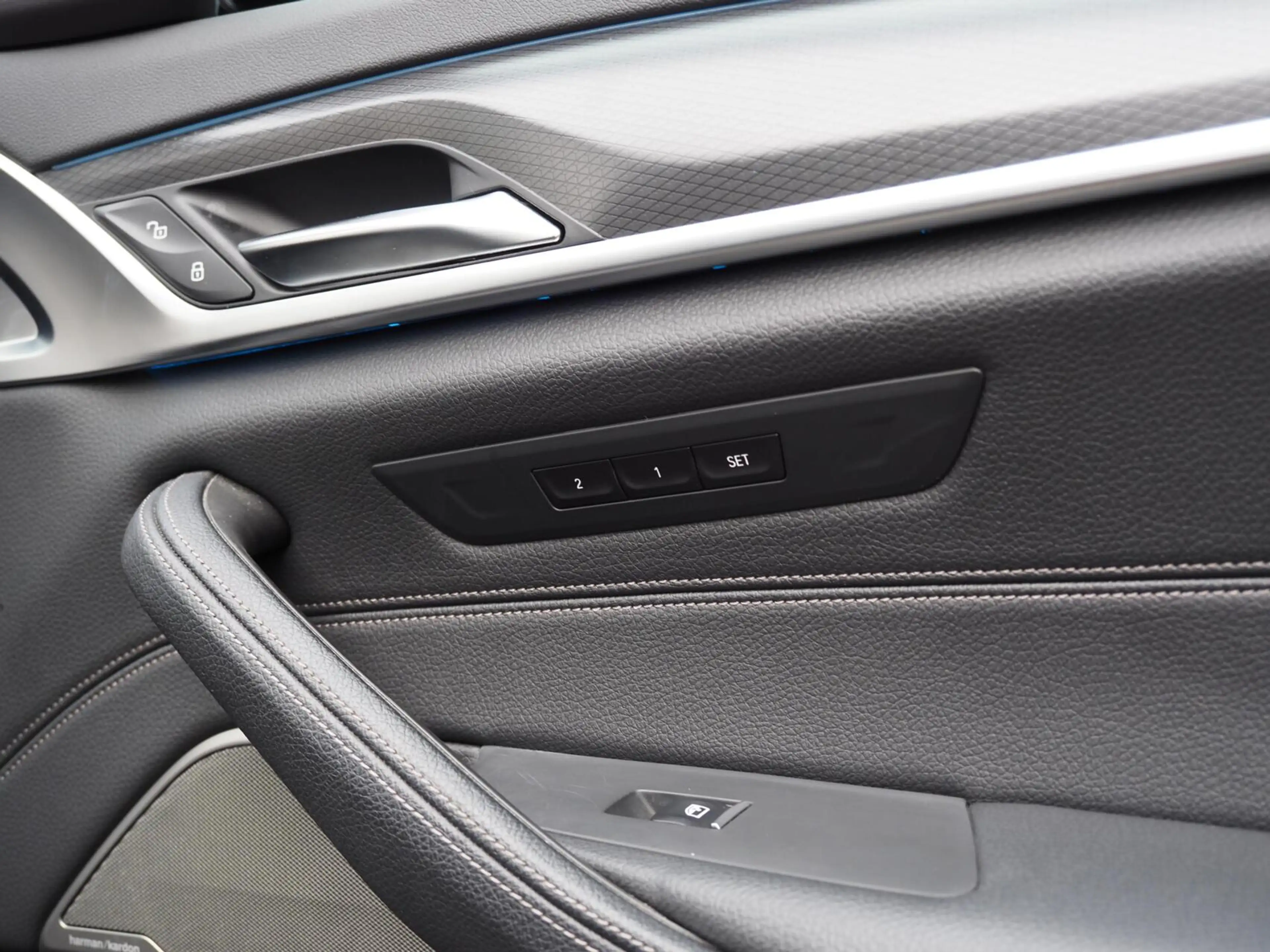 BMW 530 5-serie Touring 530e xDrive M-Sport | Pano | LED | — photo 25