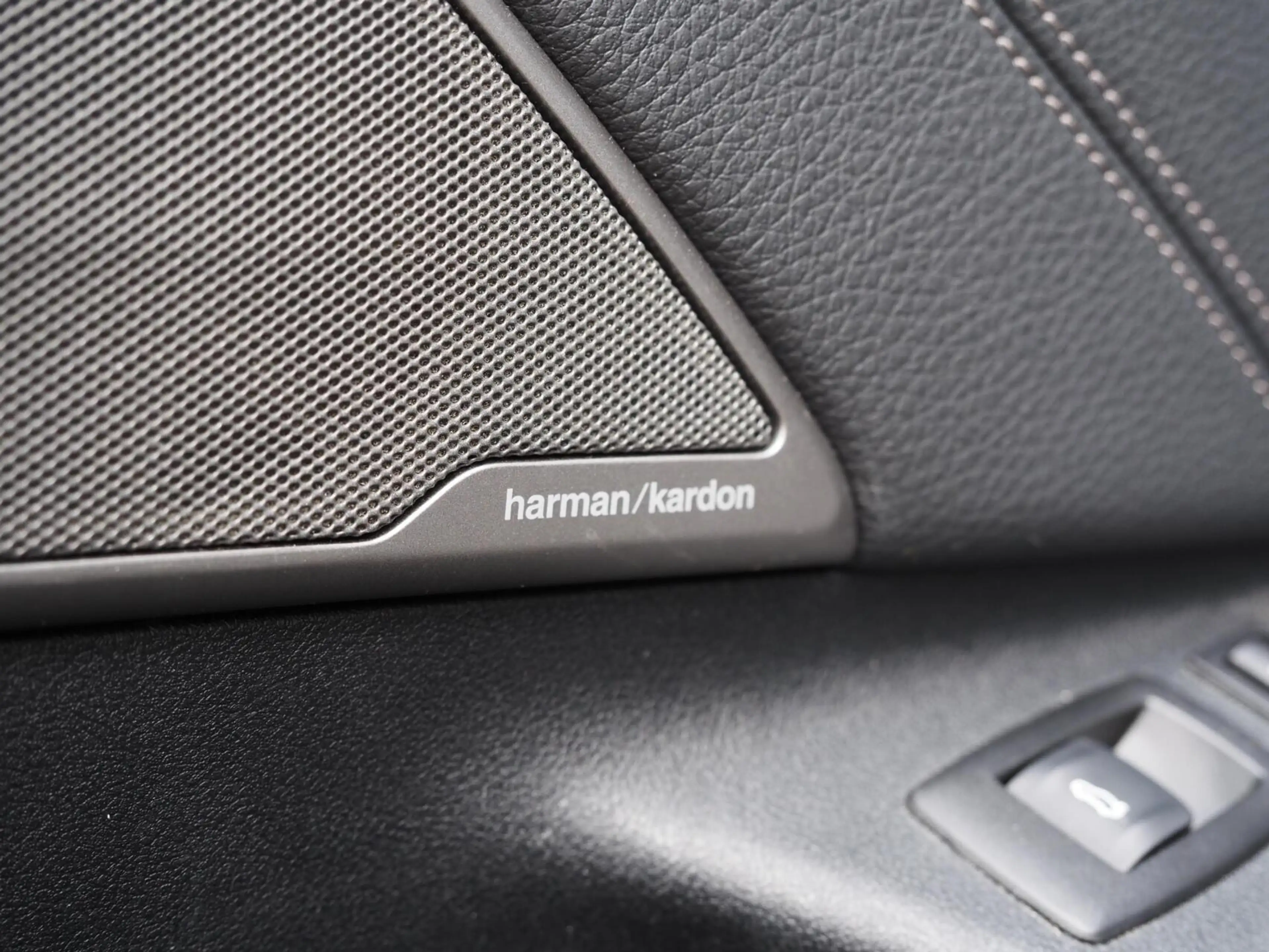 BMW 530 5-serie Touring 530e xDrive M-Sport | Pano | LED | — photo 23
