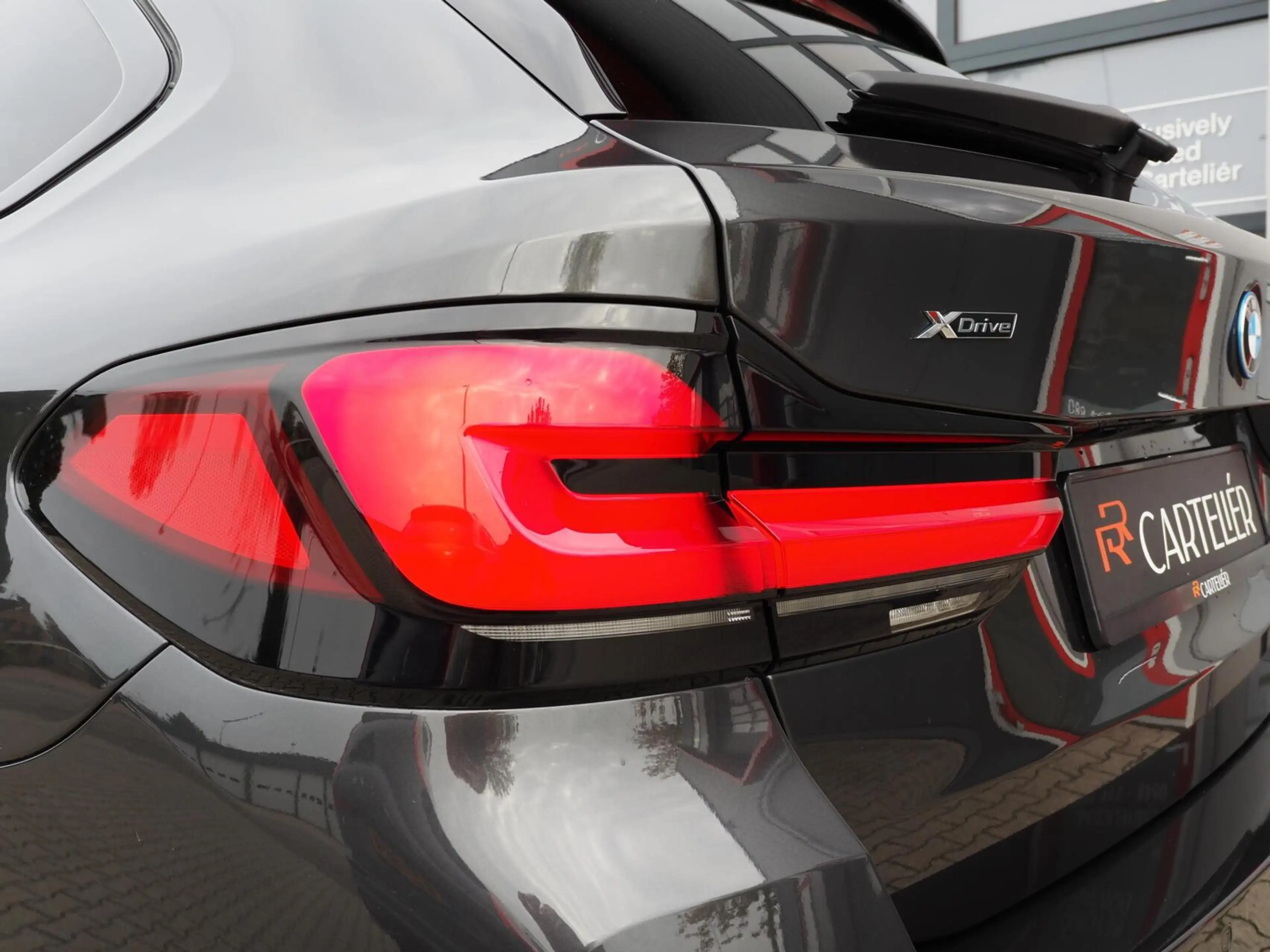 BMW 530 5-serie Touring 530e xDrive M-Sport | Pano | LED | — photo 35