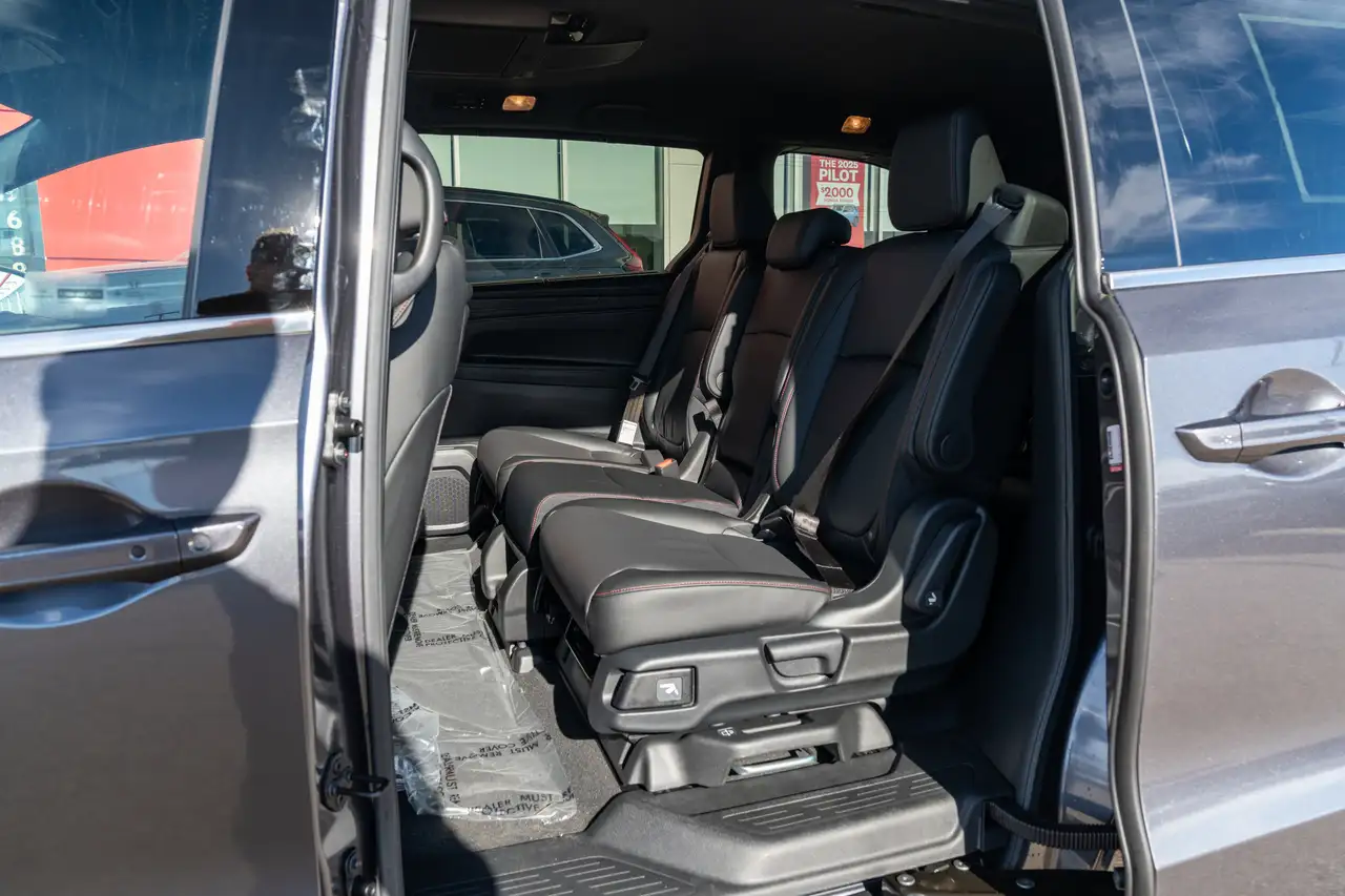 Honda Odyssey снимка Honda Odyssey