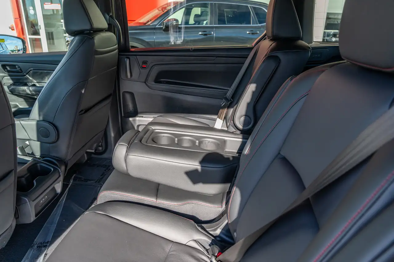 Honda Odyssey снимка Honda Odyssey