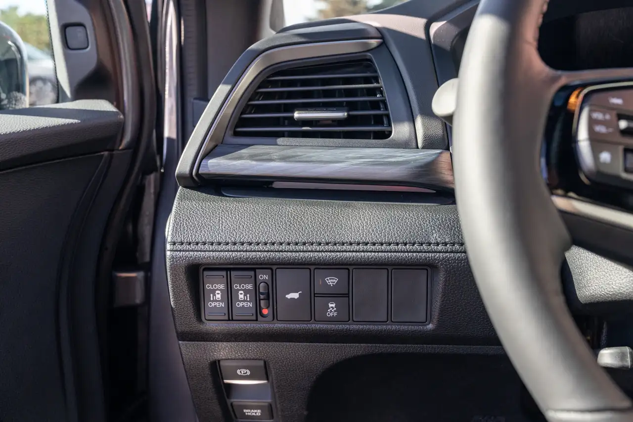 Honda Odyssey снимка Honda Odyssey