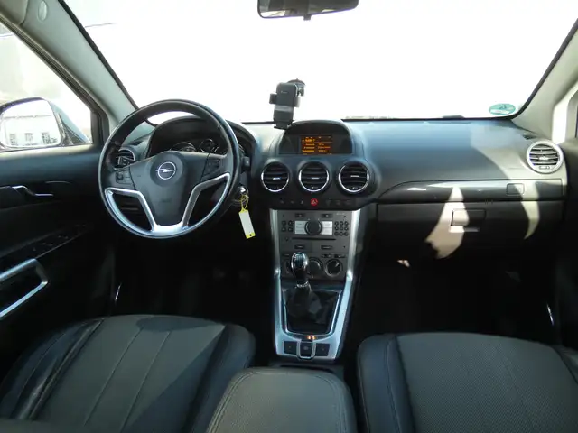 Opel Antara view 9