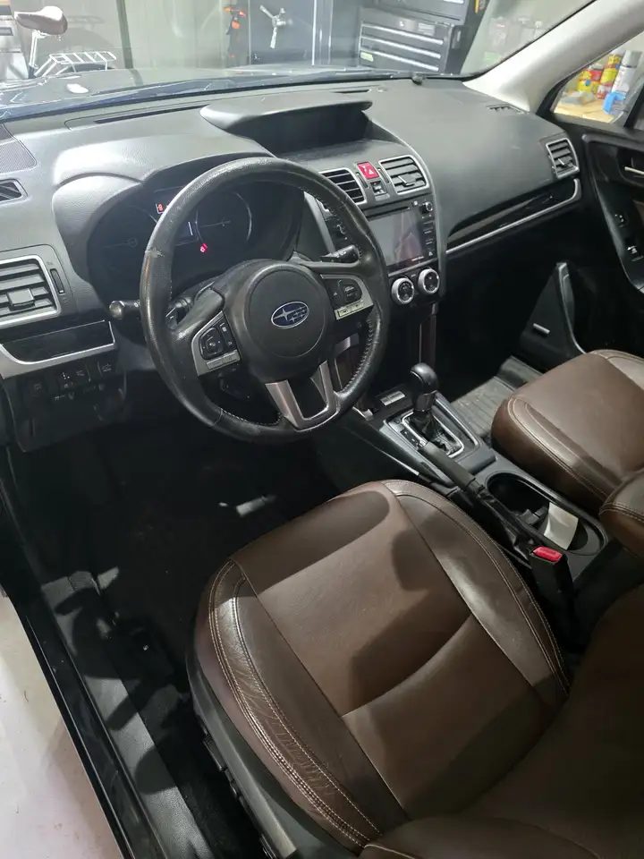 Subaru Forester снимка Subaru Forester