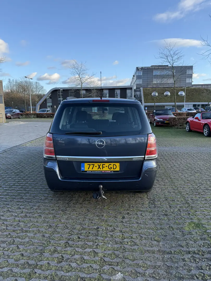 Opel Zafira 2.2 Temptation Grijs - 2