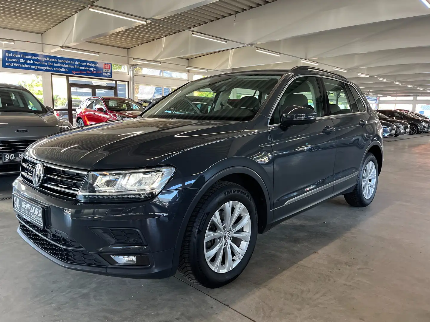 Volkswagen Tiguan 2.0 TDI BMT Comfortline LED NAVI ACC WinterPaket Gris - 2