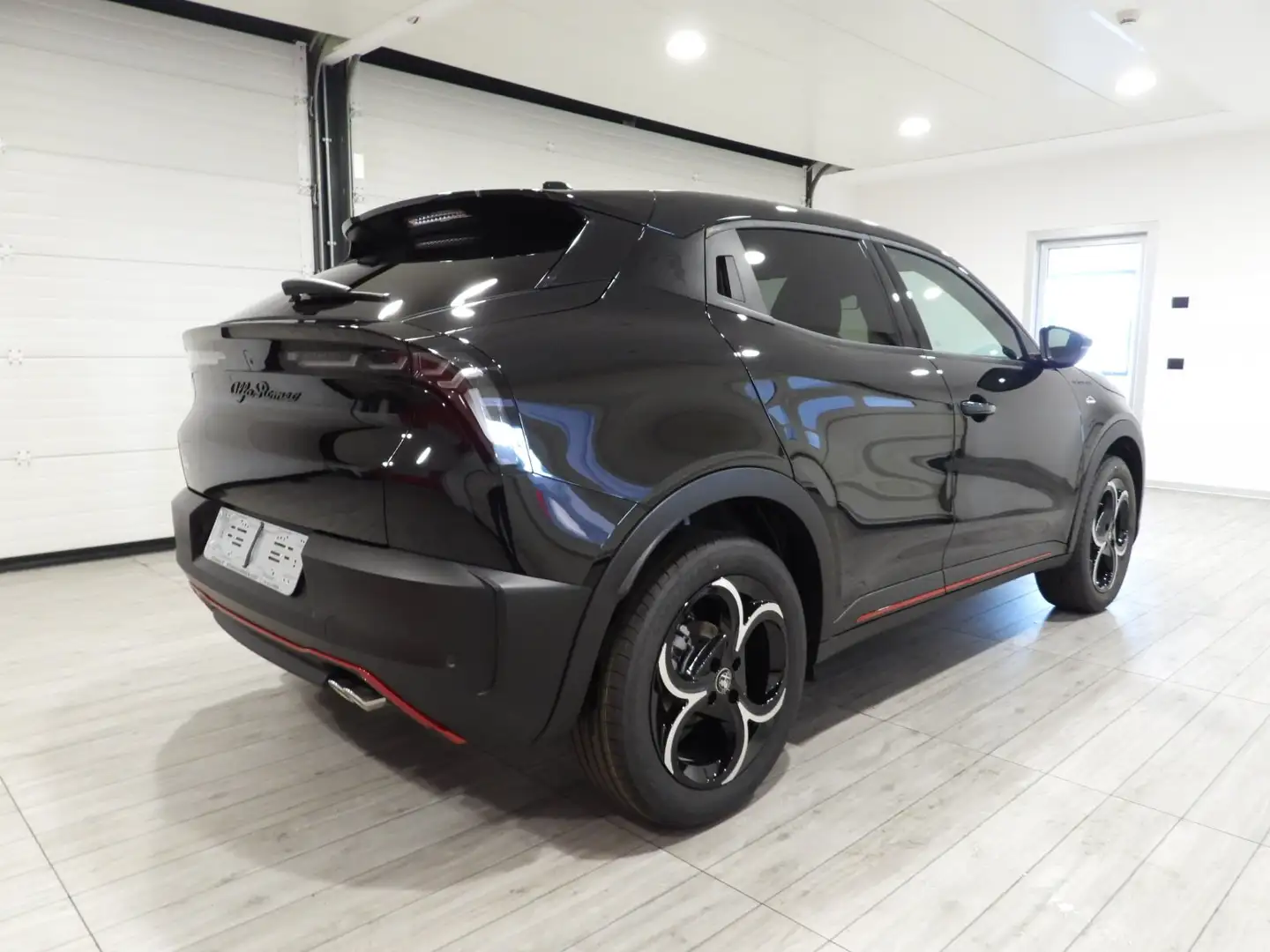 Alfa Romeo Junior JUNIOR HYBRID SPECIALE 1.2 136CV EDCT6-KM0 (2025) Nero - 2